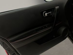 Nissan Qashqai 2.0 dCi TEKNA SPORT 18