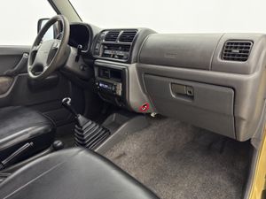 Suzuki Jimny 1.3 16V JLX  - Foto 28