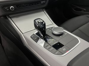 BMW Serie 3 330d Auto. HIBRIDO  - Foto 25