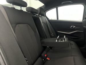 BMW Serie 3 330d Auto. HIBRIDO  - Foto 40