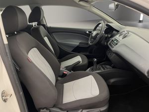 Seat Ibiza ST 1.2 TDI 75cv Reference  - Foto 19