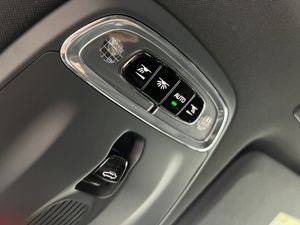 Volvo XC60 2.0 D5 AWD R-Design Auto 190CV AT8 · AUTOMÁTICO · 4X4  - Foto 56