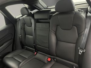 Volvo XC60 2.0 D5 AWD R-Design Auto 190CV AT8 · AUTOMÁTICO · 4X4  - Foto 14