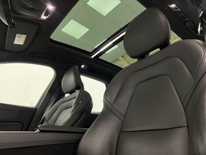 Volvo XC60 2.0 D5 AWD R-Design Auto 190CV AT8 · AUTOMÁTICO · 4X4  - Foto 26