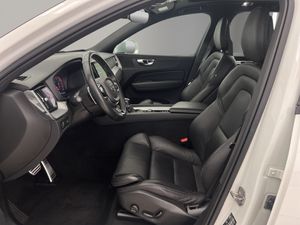 Volvo XC60 2.0 D5 AWD R-Design Auto 190CV AT8 · AUTOMÁTICO · 4X4  - Foto 10