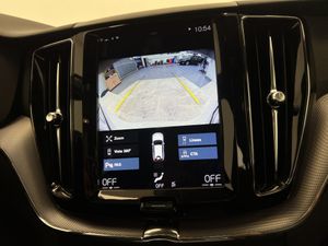 Volvo XC60 2.0 D5 AWD R-Design Auto 190CV AT8 · AUTOMÁTICO · 4X4  - Foto 18