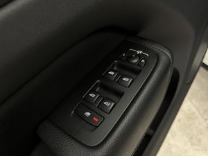 Volvo XC60 2.0 D5 AWD R-Design Auto 190CV AT8 · AUTOMÁTICO · 4X4  - Foto 31