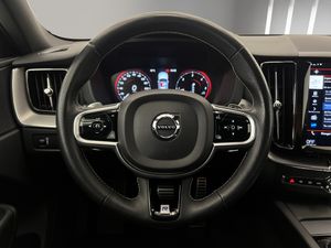 Volvo XC60 2.0 D5 AWD R-Design Auto 190CV AT8 · AUTOMÁTICO · 4X4  - Foto 11