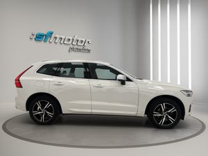Volvo XC60 2.0 D5 AWD R-Design Auto 190CV AT8 · AUTOMÁTICO · 4X4  - Foto 8