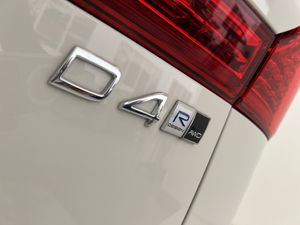 Volvo XC60 2.0 D5 AWD R-Design Auto 190CV AT8 · AUTOMÁTICO · 4X4  - Foto 51