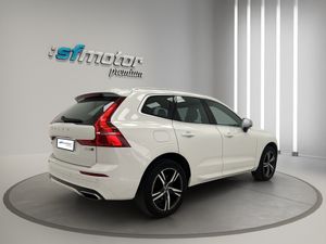 Volvo XC60 2.0 D5 AWD R-Design Auto 190CV AT8 · AUTOMÁTICO · 4X4  - Foto 7