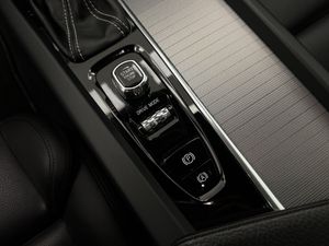 Volvo XC60 2.0 D5 AWD R-Design Auto 190CV AT8 · AUTOMÁTICO · 4X4  - Foto 36