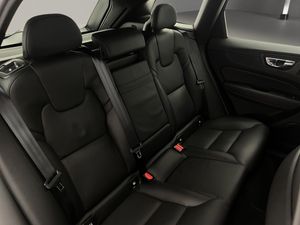 Volvo XC60 2.0 D5 AWD R-Design Auto 190CV AT8 · AUTOMÁTICO · 4X4  - Foto 24