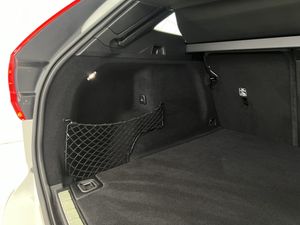 Volvo XC60 2.0 D5 AWD R-Design Auto 190CV AT8 · AUTOMÁTICO · 4X4  - Foto 47