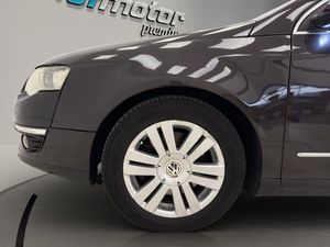 Volkswagen Passat Variant 2.0 TDI 140 DSG Highline BM Tech  - Foto 22