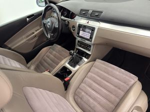 Volkswagen Passat Variant 2.0 TDI 140 DSG Highline BM Tech  - Foto 33