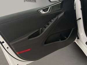 Hyundai IONIQ 1.6 GDI HEV Klass DCT  - Foto 13