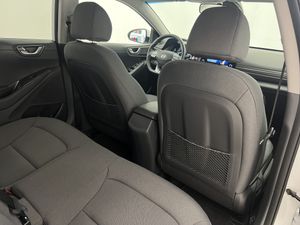 Hyundai IONIQ 1.6 GDI HEV Klass DCT  - Foto 37