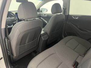Hyundai IONIQ 1.6 GDI HEV Klass DCT  - Foto 34