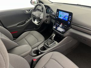 Hyundai IONIQ 1.6 GDI HEV Klass DCT  - Foto 38