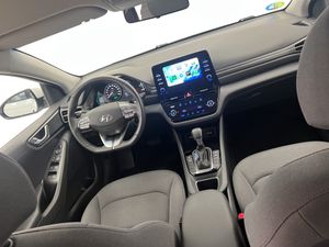 Hyundai IONIQ 1.6 GDI HEV Klass DCT  - Foto 36