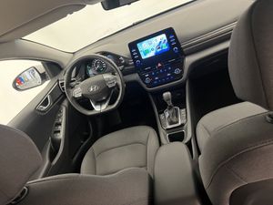 Hyundai IONIQ 1.6 GDI HEV Klass DCT  - Foto 39