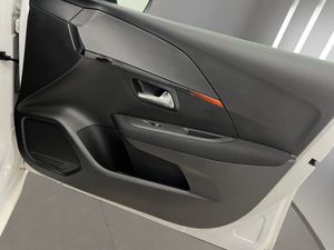Peugeot 208 BERLINA CON PUERTO BlueHDi 73kW (100CV) Active Pack  - Foto 18