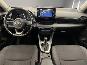 Toyota Yaris 1.5 120H Active Tech / BERLINA CON PORTÓN  - Foto 15