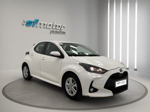 Toyota Yaris 1.5 120H Active Tech / BERLINA CON PORTÓN  - Foto 9