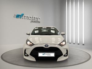 Toyota Yaris 1.5 120H Active Tech / BERLINA CON PORTÓN  - Foto 3