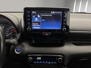 Toyota Yaris 1.5 120H Active Tech / BERLINA CON PORTÓN  - Foto 16