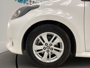 Toyota Yaris 1.5 120H Active Tech / BERLINA CON PORTÓN  - Foto 23