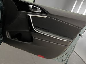 Kia Ceed  TECH 1.6 CRDI  AT7 E6D  - Foto 18