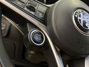 Alfa Romeo Stelvio 2.2 Diésel 154kW (210CV) Executive Q4  - Foto 42