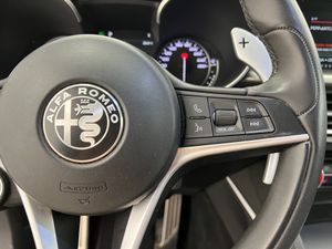 Alfa Romeo Stelvio 2.2 Diésel 154kW (210CV) Executive Q4  - Foto 27
