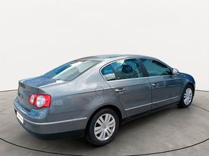 Volkswagen Passat 2.0 TDI 140cv Advance  - Foto 7