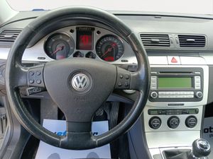 Volkswagen Passat 2.0 TDI 140cv Advance  - Foto 10