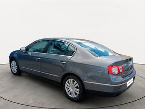 Volkswagen Passat 2.0 TDI 140cv Advance  - Foto 5