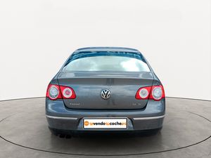 Volkswagen Passat 2.0 TDI 140cv Advance  - Foto 6