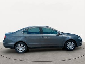 Volkswagen Passat 2.0 TDI 140cv Advance  - Foto 8