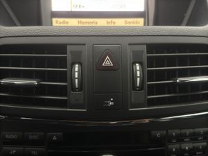 Mercedes Clase E Coupé E 220 CDI Blue Efficiency Avantg.  - Foto 31