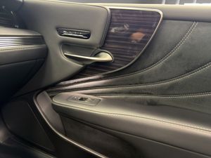 Lexus LS 500H PRIVILEGE LINE 4D  - Foto 17