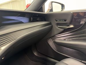 Lexus LS 500H PRIVILEGE LINE 4D  - Foto 31
