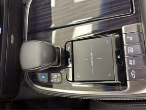 Lexus LS 500H PRIVILEGE LINE 4D  - Foto 29