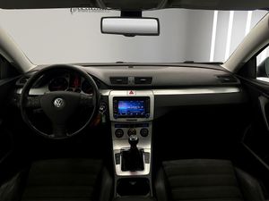 Volkswagen Passat 2.0 TDI 140cv Advance  - Foto 17