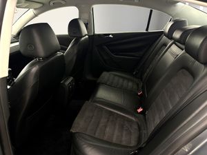 Volkswagen Passat 2.0 TDI 140cv Advance  - Foto 26