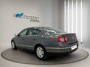 Volkswagen Passat 2.0 TDI 140cv Advance  - Foto 6
