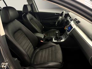 Volkswagen Passat 2.0 TDI 140cv Advance  - Foto 10