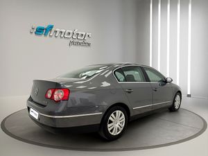 Volkswagen Passat 2.0 TDI 140cv Advance  - Foto 7