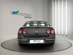 Volkswagen Passat 2.0 TDI 140cv Advance  - Foto 5
